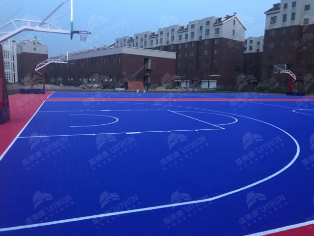 你知道哪些地方應該用什么樣的懸浮拼裝地板嗎？